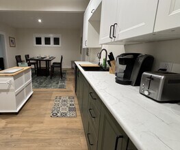 220 W Buena Vista St in Highland Park, MI - Foto de edificio - Building Photo