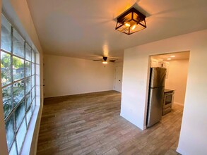 242 S Olive in Mesa, AZ - Building Photo - Building Photo