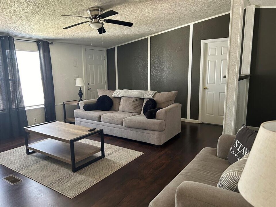 3234 Cantabrian Dr in Killeen, TX - Building Photo