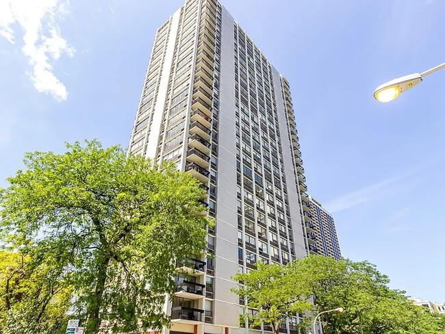 property at 1455 N Sandburg Terrace