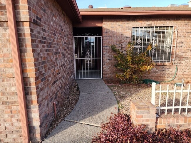 9335 Admiral Lowell Pl NE in Albuquerque, NM - Building Photo - Building Photo