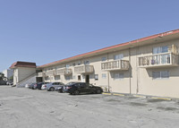 Biscayne Gardens Apartments in Miami, FL - Foto de edificio - Building Photo