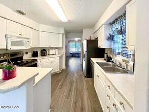 129 Blue Heron Dr in Daytona Beach, FL - Building Photo - Building Photo
