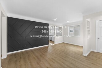 18240 Negaunee in Redford Township, MI - Building Photo - Building Photo