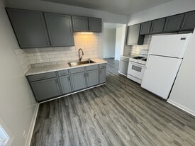 604 W Mt Morris St, Unit 1 in Mount Morris, MI - Building Photo