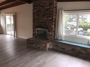 328 9th St in Del Mar, CA - Building Photo - Building Photo