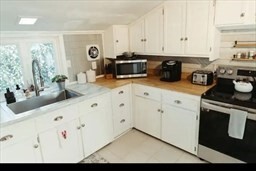 3 Locust St in Wareham, MA - Building Photo - Building Photo