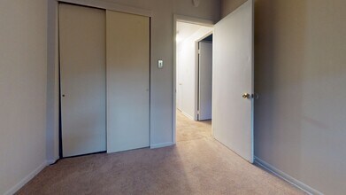 717 Red Lion Rd in Philadelphia, PA - Building Photo - Building Photo