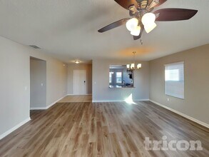 244 Hamlet Rd in Davenport, FL - Foto de edificio - Building Photo