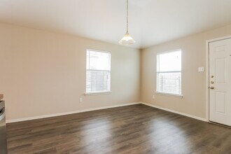 8020 Summer Stream Dr in Fort Worth, TX - Building Photo - Building Photo