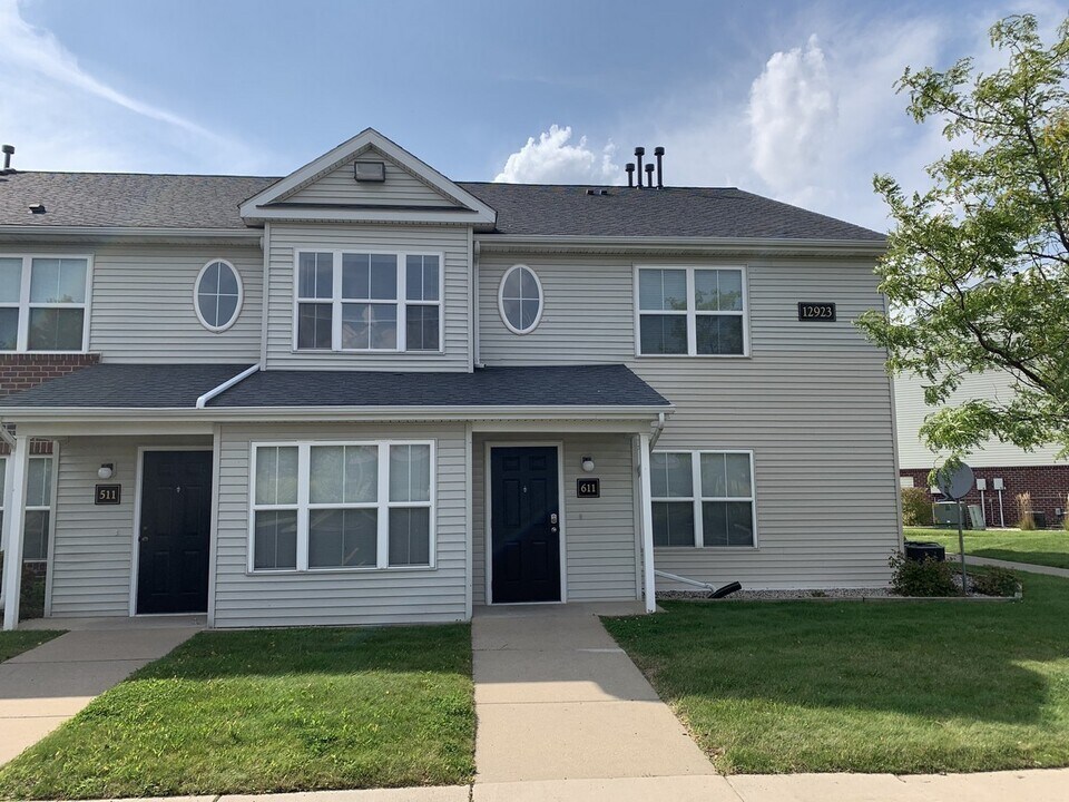 12923 Townsend Dr in Grand Ledge, MI - Building Photo