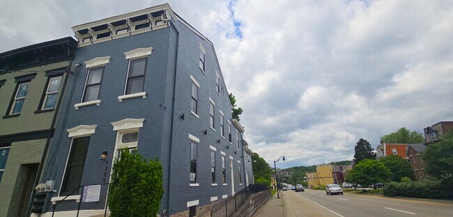 1205 Lee St, Unit 1 in Covington, KY - Foto de edificio - Building Photo