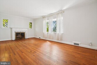 4729 MacArthur Blvd NW in Washington, DC - Building Photo - Building Photo