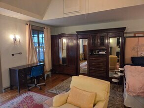 1524 Brawne Ave NW, Unit Studio in Olympia, WA - Building Photo - Building Photo