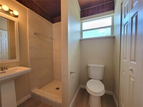 6267 Hampton Dr N in St. Petersburg, FL - Building Photo - Building Photo