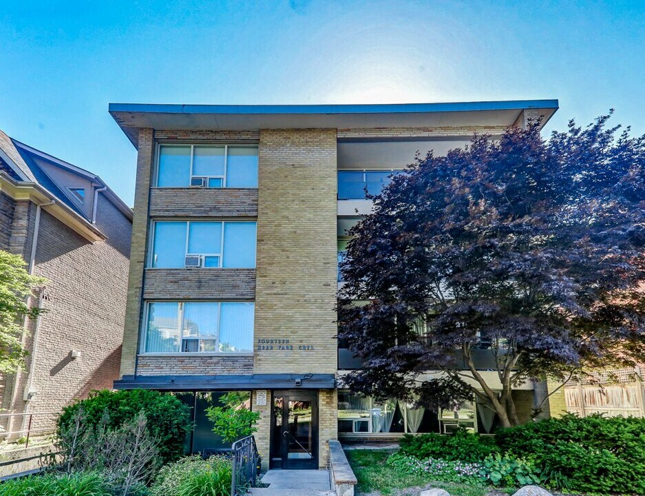 14 Deer Park in Toronto, ON - Building Photo