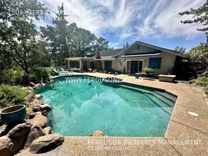 1504 Sierra Gardens Dr in Roseville, CA - Building Photo - Building Photo