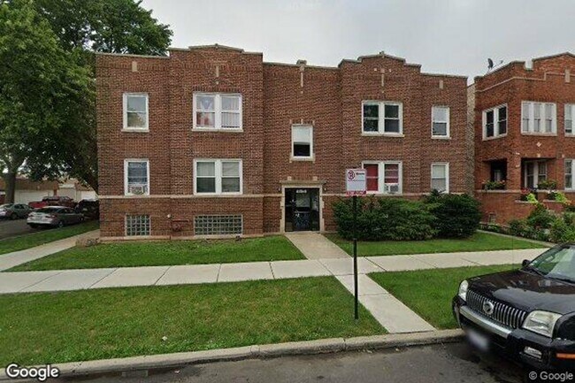 5801 S Sacramento Ave in Chicago, IL - Building Photo - Building Photo