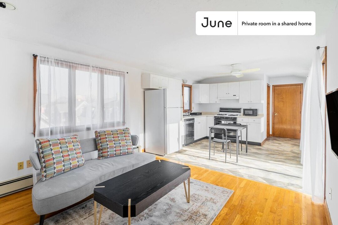 Room in Shared 2 bed/1 bath home, Unit A in Boston, MA - Foto de edificio