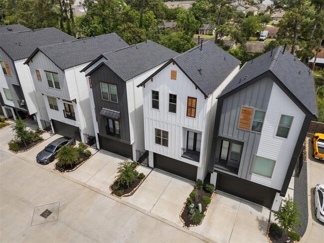property at 3706 Creekmont Grn Ln
