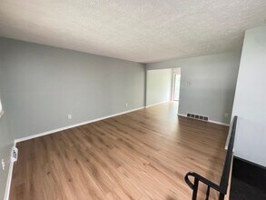 2150-2152 Shangrai-La Dr SE in Grand Rapids, MI - Building Photo - Building Photo