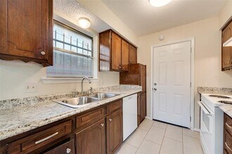 6924 Margaret Dr in Forest Hill, TX - Building Photo - Building Photo