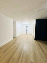 9171 NW 26th St in Sunrise, FL - Building Photo - Building Photo