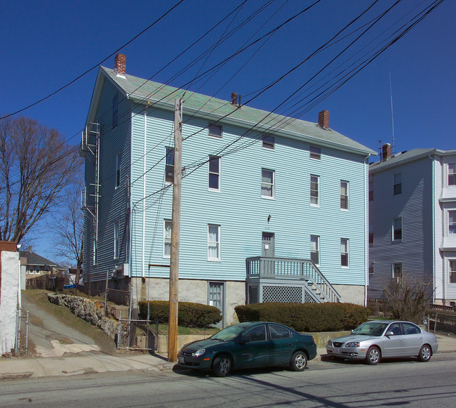 820 Dwelly St in Fall River, MA - Building Photo - Building Photo