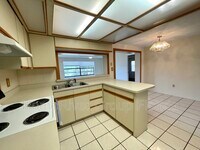 4717 Phoenix Ave photo'