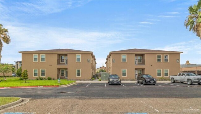property at 900 E Redbud Ave