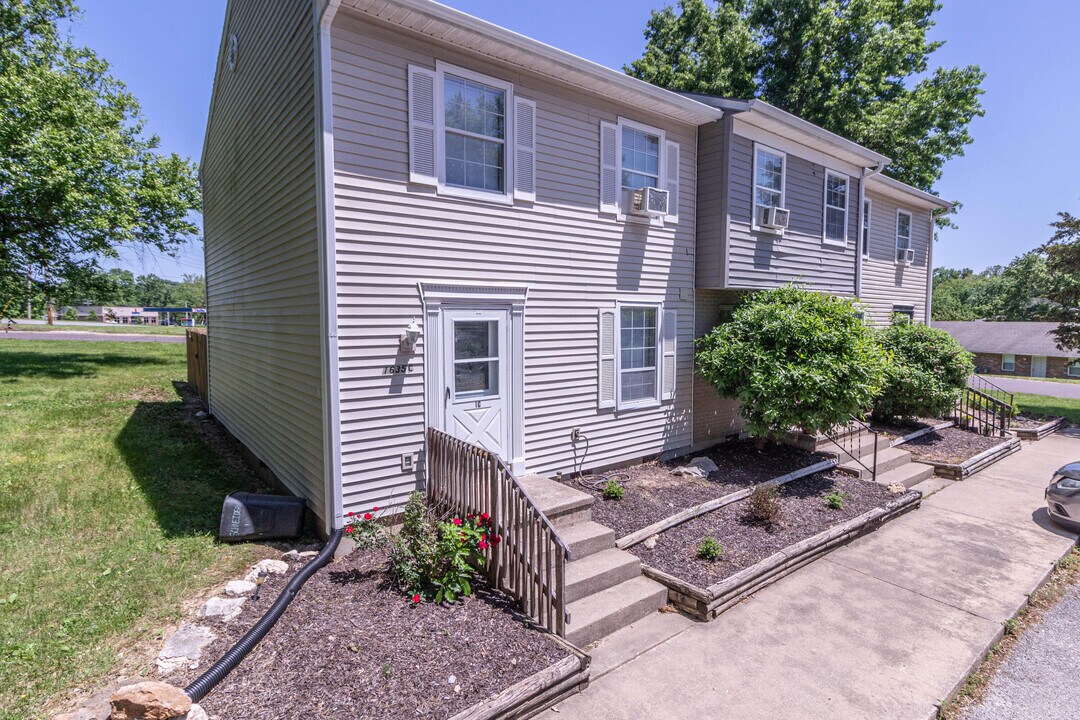 1635A W Amos Dr in Columbia, MO - Building Photo