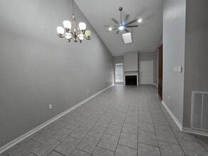 225 Ocean Dr, Unit 1401 in Baton Rouge, LA - Building Photo - Building Photo