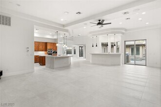 540 Regents Gate Dr in Henderson, NV - Building Photo - Building Photo