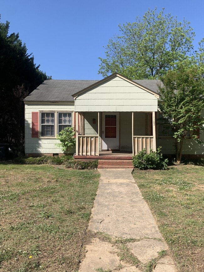 property at 1105 N Charlotte Ave