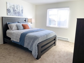 Ridge View Apartments in St. Francis, WI - Building Photo - Building Photo