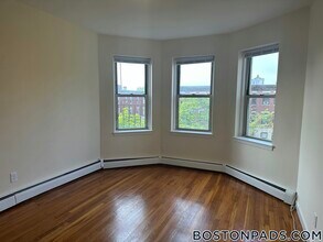 64 Brighton Ave, Unit 306 in Boston, MA - Building Photo - Building Photo