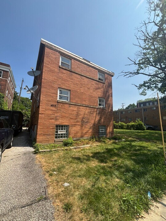 14513 Milverton Rd in Cleveland, OH - Foto de edificio