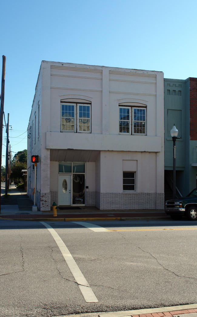 152 N Main St in Mullins, SC - Foto de edificio - Building Photo