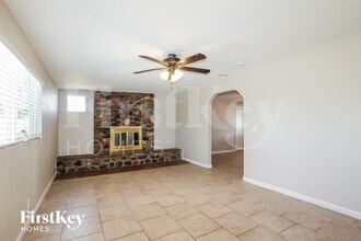 4138 E Bluefield Ave in Phoenix, AZ - Foto de edificio - Building Photo