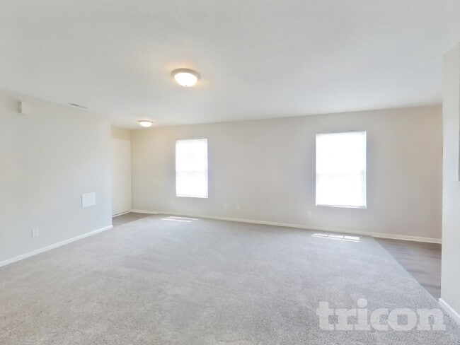 454 Bourneside Dr in Greenfield, IN - Foto de edificio - Building Photo