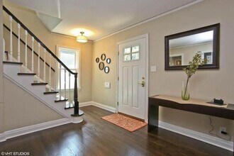 908 E Hampton Rd in Whitefish Bay, WI - Building Photo - Building Photo