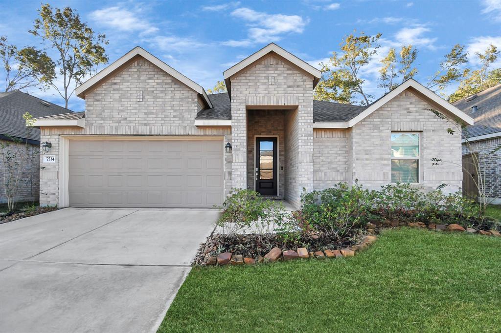 7514 Angels Lndg Ln in Porter, TX - Building Photo