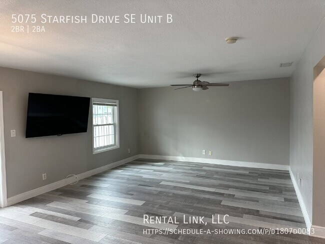 5075 Starfish Dr SE in St. Petersburg, FL - Building Photo - Building Photo