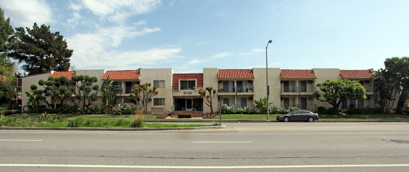 Windscape Apartments in Northridge, CA - Building Photo