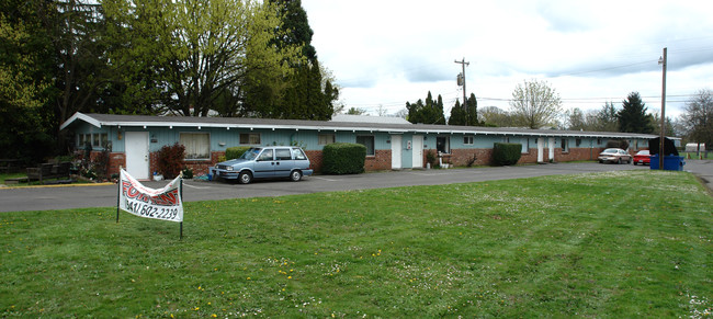 Wedgewood Apartments in Albany, OR - Building Photo - Building Photo