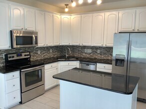 2106 Forest Edge Dr in Greensboro, NC - Building Photo - Building Photo