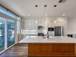 2193 Main St in Alameda, CA - Building Photo - Building Photo