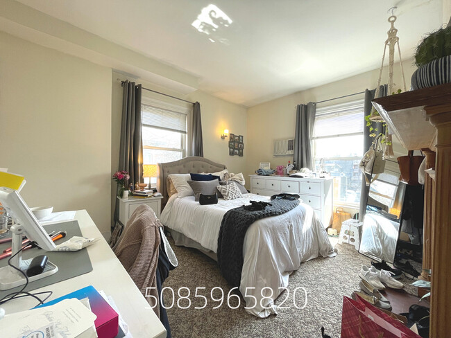 15 Englewood Ave, Unit 2 in Brookline, MA - Building Photo - Building Photo