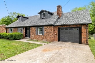 2222 Elmcrest Dr in Bardstown, KY - Foto de edificio - Building Photo