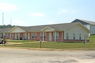 Hallmark at The Lake Apartments